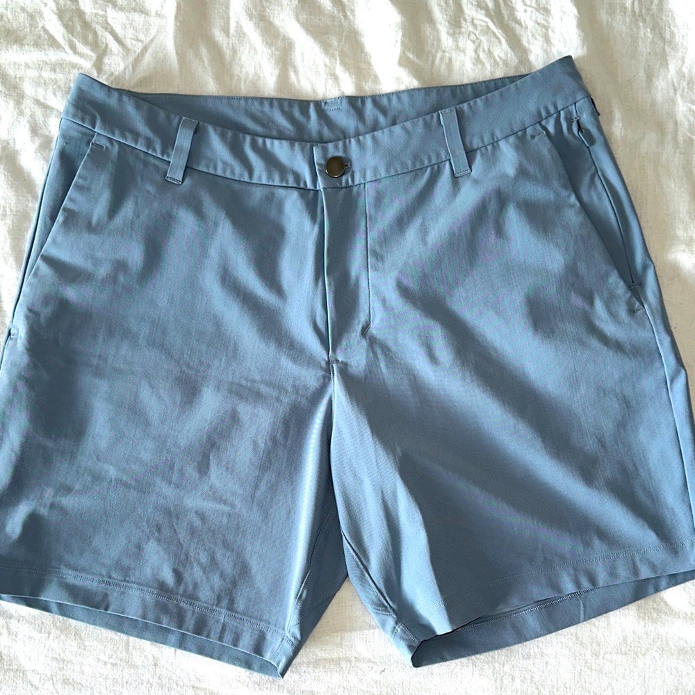 Men’s Lululemon Commission shorts 7-in  - 34